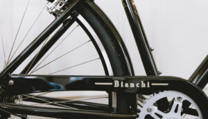 Schritt für Schritt erklärt: Aufbauanleitung für dein Fahrrad oder E-Bike caleb woods CUE3RWccGeI unsplash 300x173 - Schritt für Schritt erklärt: Aufbauanleitung für dein Fahrrad oder E-Bike