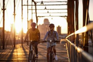 Schritt für Schritt erklärt: Aufbauanleitung für dein Fahrrad oder E-Bike mhw magazin citybike beleuchtung bruecke 300x200 - Schritt für Schritt erklärt: Aufbauanleitung für dein Fahrrad oder E-Bike