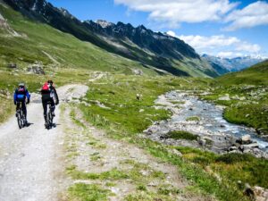 mtb 1169960 1920 300x225 - Radfahrer Training: Effektive &Uuml;bungen f&uuml;r Zuhause