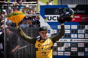 B2B News 2022 Podium Danny Hart Leogang 300x200 - Cube Factory Racing Saisonfinale 2025: Emotion und Spitzenleistung