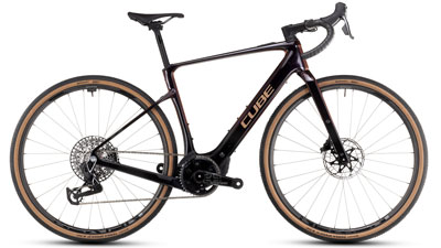 Zu sehen ist ein dunkelrotes Cube Nuroad Hybrid SLT E-Bike.