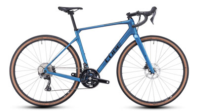 Cube Nuroad C:62 Race Gravel Bike in Blau.