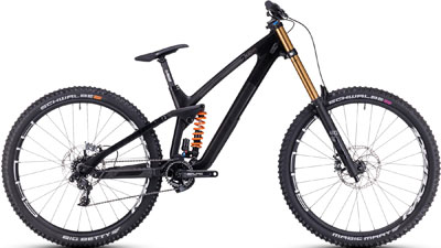 Cube TWO15 HPC SLT 29 Zoll Mountainbike in Schwarz mit goldenem Stoßdämpfer.